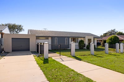 /international/au/37-croxley-street-harristown-qld-148554744/