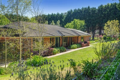 /international/au/64-blue-gum-road-bundanoon-nsw-152469788/