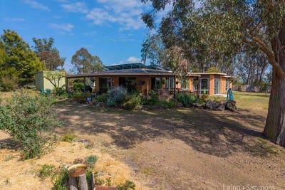 /international/au/24-invergowrie-road-armidale-nsw-152478108/