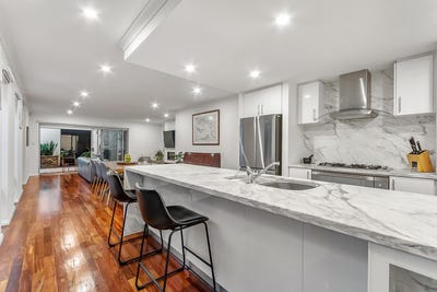 /international/au/139b-westview-street-scarborough-wa-148366796/