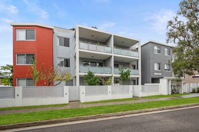 /international/au/104-2-4-richards-avenue-peakhurst-nsw-151305968/