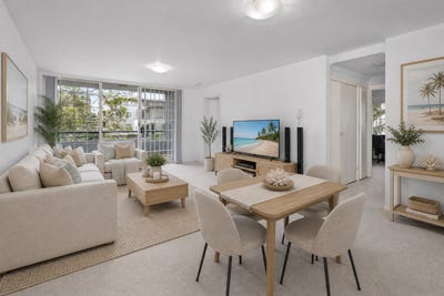 /international/au/10-27-sturdee-parade-dee-why-nsw-151125992/