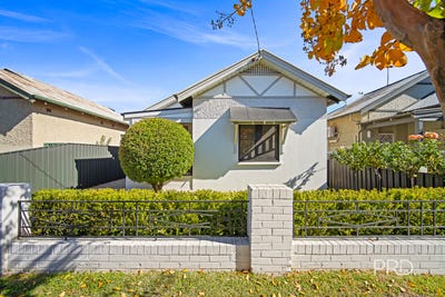 /international/au/6-broad-street-wagga-wagga-nsw-151249268/