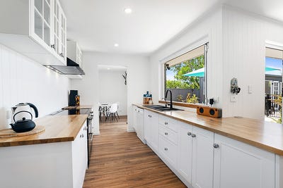 /international/au/20-cormack-place-currumbin-waters-qld-151010204/