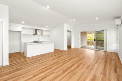 /international/au/4-cardinal-circuit-jones-hill-qld-151012940/
