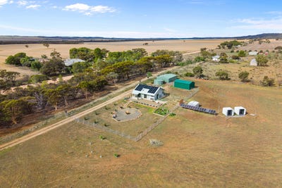 /international/au/787-stock-route-road-robertstown-sa-151050496/