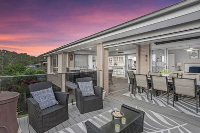 /international/au/28-torquay-circuit-red-head-nsw-152502768/
