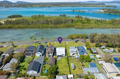 /international/au/53-point-road-tuncurry-nsw-152650596/