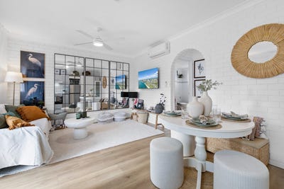/international/au/109-132-marine-parade-southport-qld-151328908/