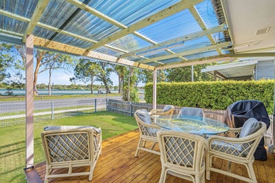 /international/au/553-ocean-drive-north-haven-nsw-152651036/