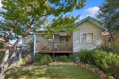 /international/au/3-the-crescent-queanbeyan-nsw-150975500/