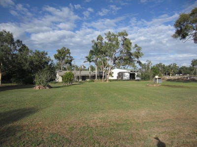/international/au/4-moree-road-black-river-qld-148661420/?lang=fr