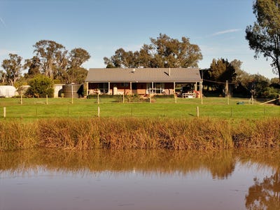 /international/au/717-oxley-meadow-creek-road-docker-vic-700410328/