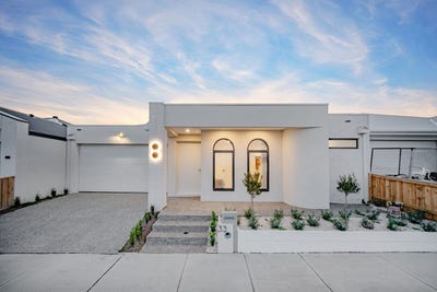 /international/au/33-pyrus-crescent-mickleham-vic-151254744/