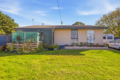 /international/au/8-cooper-court-sale-vic-151317732/