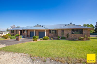/international/au/5-coventry-street-guyra-nsw-148759300/