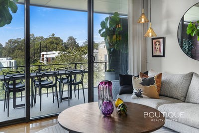 /international/au/65-2-burvill-drive-floreat-wa-152050728/