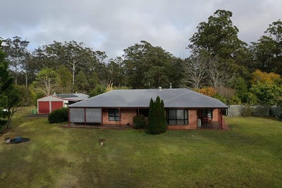 /international/au/93-forest-drive-hampton-qld-152051692/