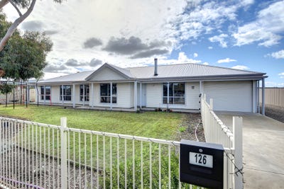 /international/au/126-hindmarsh-road-murray-bridge-sa-151525448/