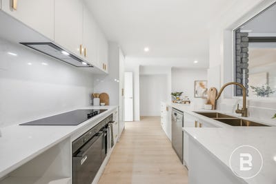 /international/au/422-sherrard-street-black-hill-vic-151191960/