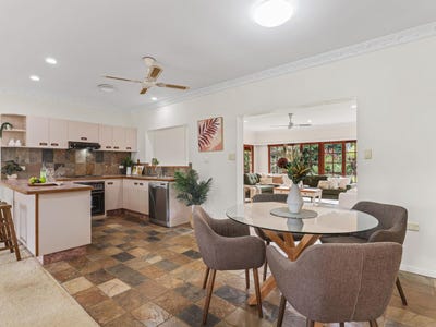 /international/au/9-tallow-wood-close-redlynch-qld-152390896/