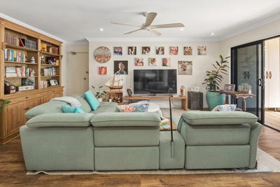 /international/au/229-36-macdonald-street-kangaroo-point-qld-147942072/