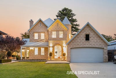 /international/au/49-glengariff-drive-floreat-wa-151076776/