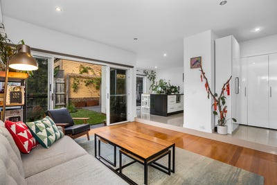 /international/au/4-98-blackshaws-road-south-kingsville-vic-148512488/