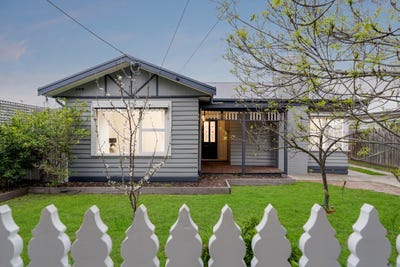 /international/au/8-stewart-street-herne-hill-vic-152466076/