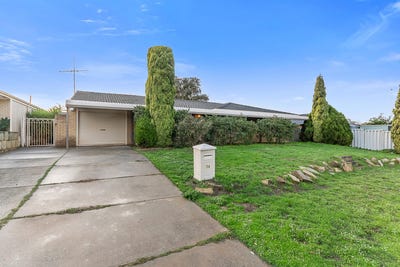 /international/au/16-katrine-way-hamersley-wa-148548692/