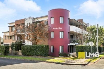 /international/au/10-77-79-mountford-avenue-guildford-nsw-148340156/