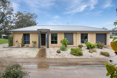 /international/au/27a-scullys-lane-heathcote-vic-151538552/