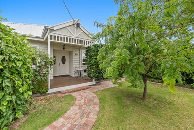 /international/au/9-winona-grove-pascoe-vale-south-vic-150776624/