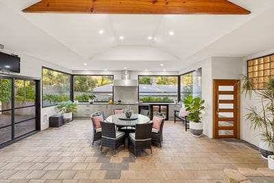 /international/au/8-peaceful-place-tea-tree-gully-sa-151153820/