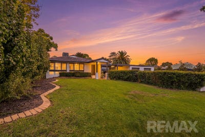 /international/au/1-orford-place-lake-albert-nsw-150909220/