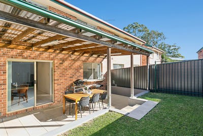 /international/au/1-11-owen-jones-row-menai-nsw-148359644/