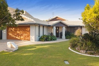 /international/au/14-komodo-court-parrearra-qld-151444772/