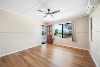 /international/au/65-hume-street-pittsworth-qld-152518728/