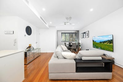 /international/au/23-361-military-road-mosman-nsw-148557244/