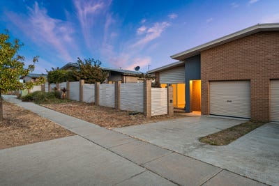 /international/au/53-carmody-street-casey-act-151058376/