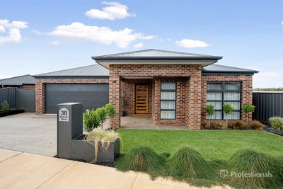 /international/au/38-chisholm-street-maryborough-vic-151244056/