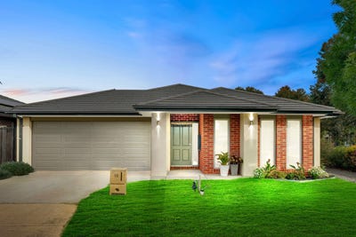 /international/au/15-lacebark-lane-aintree-vic-151126396/