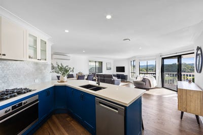 /international/au/15-crestview-place-lisarow-nsw-151299444/