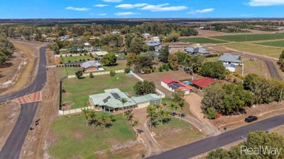 /international/au/1-belluna-crescent-gooburrum-qld-152351140/