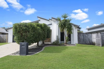 /international/au/63-whitehaven-drive-blacks-beach-qld-151539828/