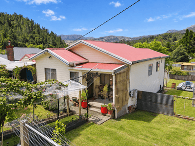 /international/au/21-urquhart-street-queenstown-tas-152410948/