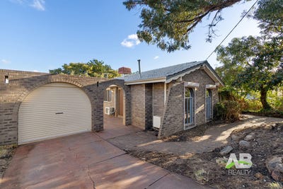 /international/au/28-banderra-street-wanneroo-wa-152372748/