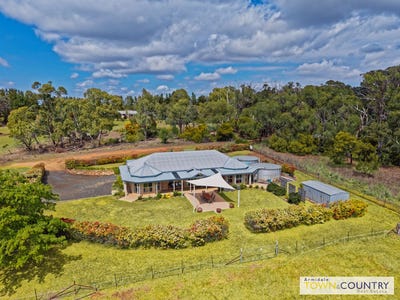 /international/au/105-marble-hill-road-armidale-nsw-152512236/