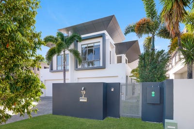 /international/au/2-19-south-quay-drive-biggera-waters-qld-151355608/