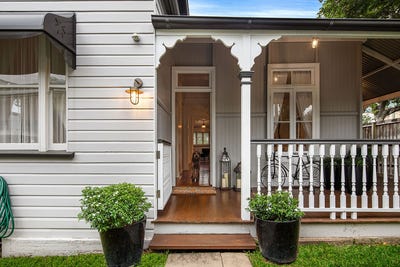 /international/au/1-virginia-avenue-hawthorne-qld-148383612/?lang=en
